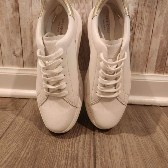 Kate Spade Leather Sneakers Womans Size 9.5Beautiful With Gold Accents - Picture 2 of 6